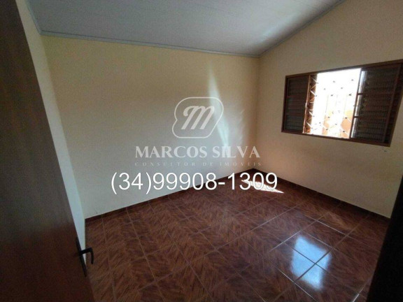 Imagem Casa com 3 Quartos à Venda, 250 m² em Santa Mônica - Uberlândia Imagem Casa com 3 Quartos à Venda, 250 m² em Santa Mônica - Uberlândia