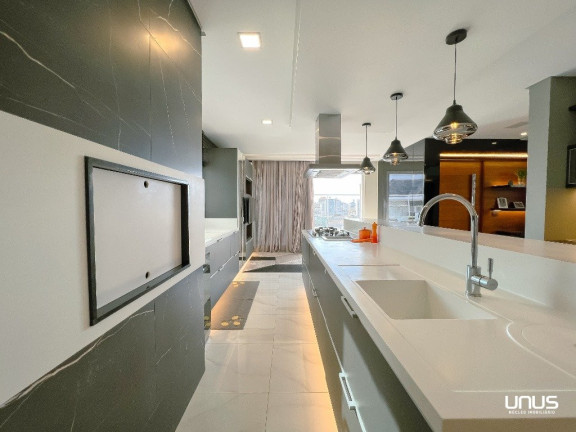 Imagem Casa de Condomínio com 4 Quartos à Venda, 426 m² em Estreito - Florianópolis