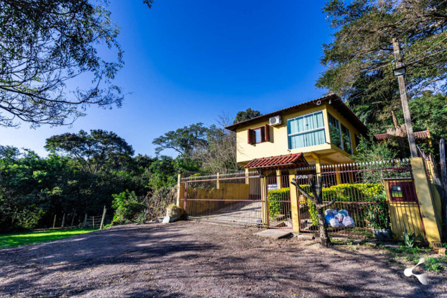 Imagem Casa com 5 Quartos à Venda, em Jardim Sabará - Porto Alegre Imagem Casa com 5 Quartos à Venda, em Jardim Sabará - Porto Alegre