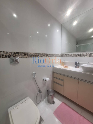 Imagem Apartamento com 3 Quartos à Venda, 220 m² em Barra Da Tijuca - Rio De Janeiro