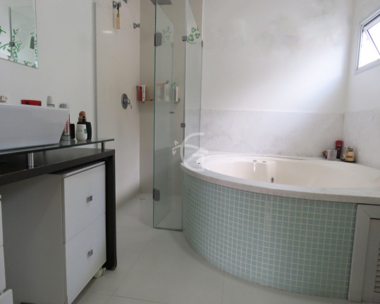 Imagem Casa com 3 Quartos à Venda, 300 m² em Anita Garibaldi - Joinville Imagem Casa com 3 Quartos à Venda, 300 m² em Anita Garibaldi - Joinville