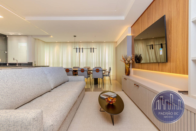 Imagem Apartamento com 3 Quartos à Venda, 129 m² em Centro - Balneário Camboriú Imagem Apartamento com 3 Quartos à Venda, 129 m² em Centro - Balneário Camboriú