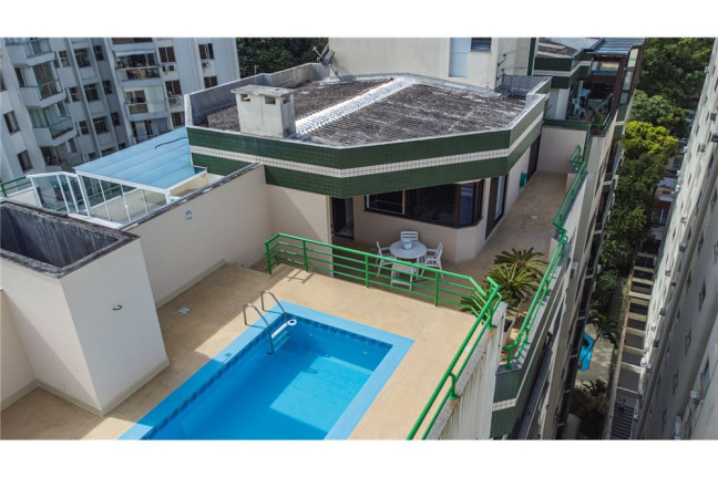 Imagem Imóvel com 3 Quartos à Venda, em Agronômica - Florianópolis Imagem Imóvel com 3 Quartos à Venda, em Agronômica - Florianópolis