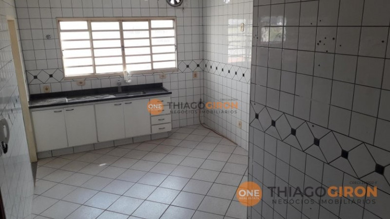 Imagem Sobrado com 3 Quartos para Alugar, 280 m² em Tv - Araçatuba