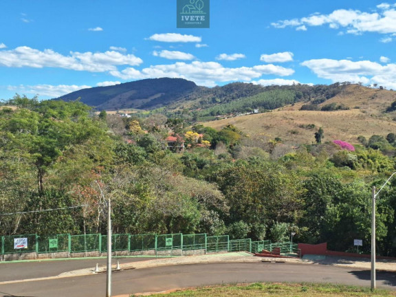 Imagem Casa de Condomínio com 3 Quartos à Venda, 275 m²