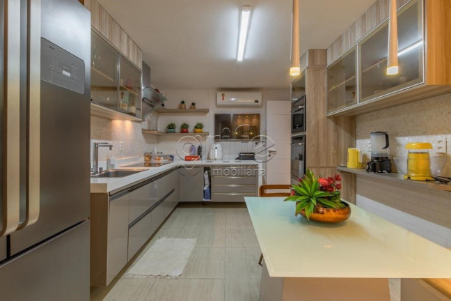 Imagem Casa de Condomínio com 4 Quartos à Venda, 252 m² em Precabura - Eusébio