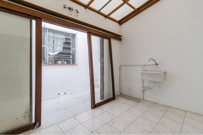 Imagem Imóvel com 2 Quartos à Venda, 64 m² em Vila Ipiranga - Porto Alegre Imagem Imóvel com 2 Quartos à Venda, 64 m² em Vila Ipiranga - Porto Alegre