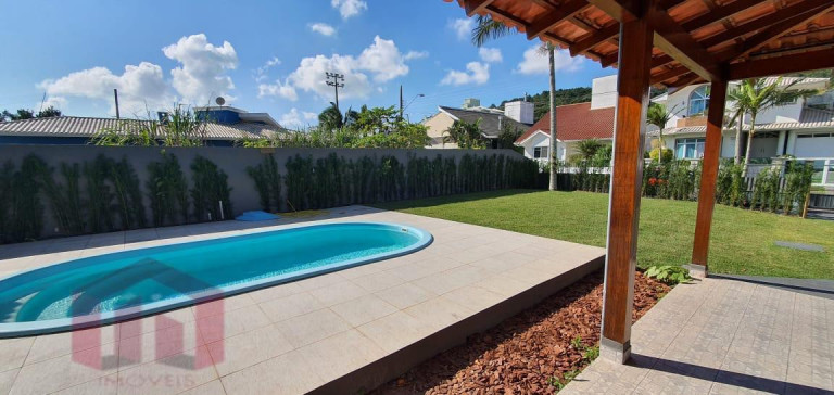 Imagem Imóvel com 3 Quartos à Venda, 270 m²