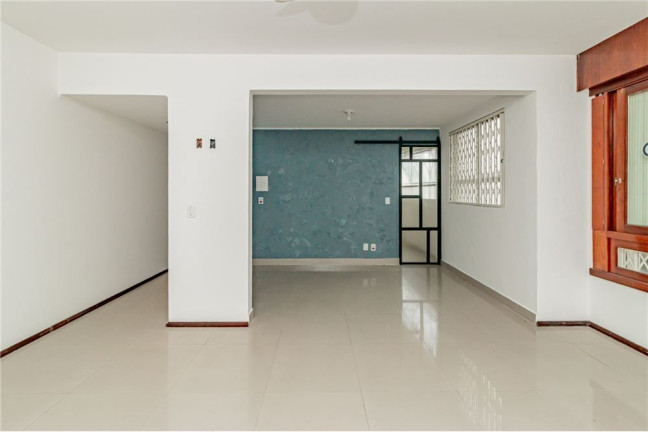 Imagem Imóvel com 2 Quartos à Venda, em Rio Branco - Porto Alegre Imagem Imóvel com 2 Quartos à Venda, em Rio Branco - Porto Alegre