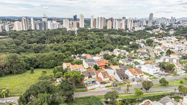 Imagem Casa com 3 Quartos à Venda, 451 m² em Mossunguê - Curitiba Imagem Casa com 3 Quartos à Venda, 451 m² em Mossunguê - Curitiba