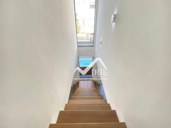 Imagem Casa com 3 Quartos à Venda, 175 m² em Ponta Da Praia - Santos Imagem Casa com 3 Quartos à Venda, 175 m² em Ponta Da Praia - Santos