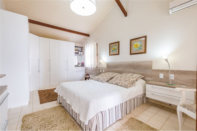 Imagem Casa com 5 Quartos à Venda, em Cacupé - Florianópolis Imagem Casa com 5 Quartos à Venda, em Cacupé - Florianópolis