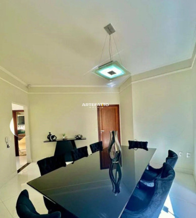 Imagem Casa com 3 Quartos à Venda, 260 m² Imagem Casa com 3 Quartos à Venda, 260 m²