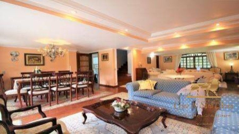 Imagem Casa com 5 Quartos para Temporada, 200 m² em Jaguaribe - Campos Do Jordão Imagem Casa com 5 Quartos para Temporada, 200 m² em Jaguaribe - Campos Do Jordão