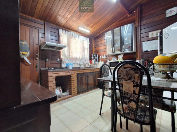 Imagem Casa com 2 Quartos à Venda, 134 m² Imagem Casa com 2 Quartos à Venda, 134 m²