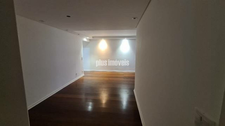 Apartamento com 3 Quartos para Alugar, 147 m² em Itaim Bibi - São Paulo