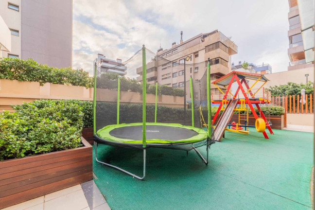 Imagem Imóvel com 4 Quartos à Venda, em Petrópolis - Porto Alegre Imagem Imóvel com 4 Quartos à Venda, em Petrópolis - Porto Alegre