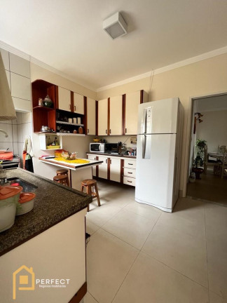 Imagem Casa com 3 Quartos à Venda, 250 m² em Estrada Tremembe - Taubaté