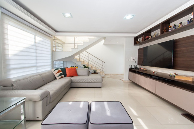 Imagem Casa com 4 Quartos à Venda, 250 m² em São José - Canoas Imagem Casa com 4 Quartos à Venda, 250 m² em São José - Canoas