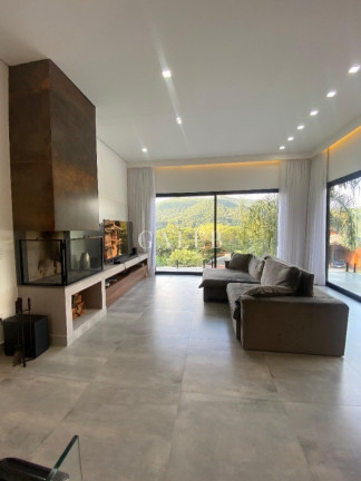 Imagem Casa com 3 Quartos à Venda, 361 m² em Clube Da Montanha - Atibaia Imagem Casa com 3 Quartos à Venda, 361 m² em Clube Da Montanha - Atibaia