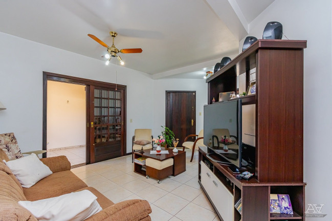 Imagem Casa com 4 Quartos à Venda, 210 m² em Niterói - Canoas Imagem Casa com 4 Quartos à Venda, 210 m² em Niterói - Canoas