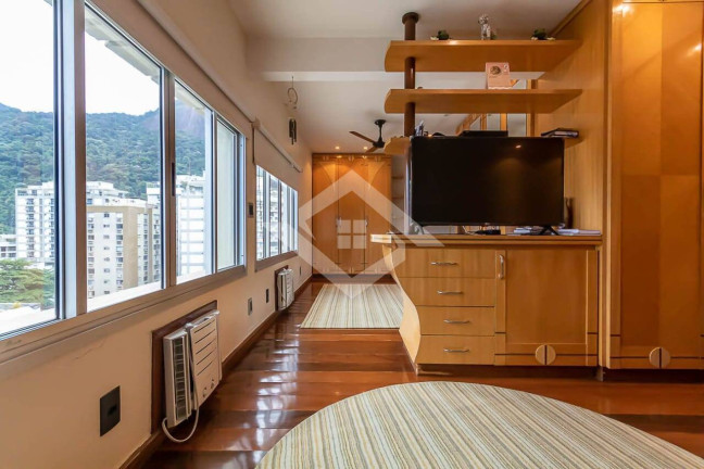 Imagem Apartamento com 4 Quartos à Venda, 567 m² em Lagoa - Rio De Janeiro Imagem Apartamento com 4 Quartos à Venda, 567 m² em Lagoa - Rio De Janeiro