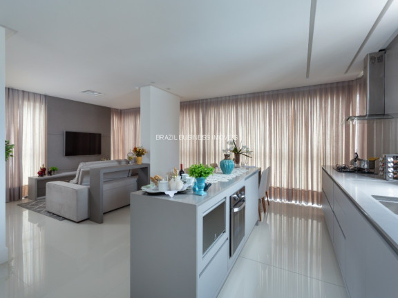 Imagem Imóvel com 3 Quartos à Venda, 122 m² em Centro - Balneário Camboriú Imagem Imóvel com 3 Quartos à Venda, 122 m² em Centro - Balneário Camboriú