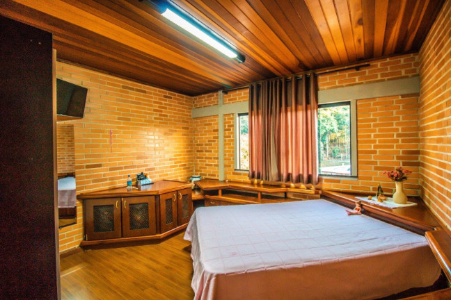 Imagem Chácara com 8 Quartos à Venda, 34.000 m² em Bateias - Campo Largo Imagem Chácara com 8 Quartos à Venda, 34.000 m² em Bateias - Campo Largo