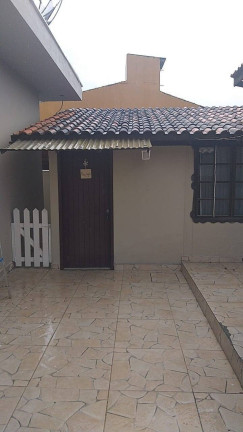Imagem Casa com 4 Quartos à Venda, em Rio Tavares - Florianópolis Imagem Casa com 4 Quartos à Venda, em Rio Tavares - Florianópolis