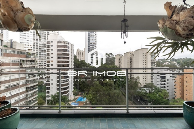 Imóvel com 3 Quartos à Venda, 170 m² em Real Parque - São Paulo