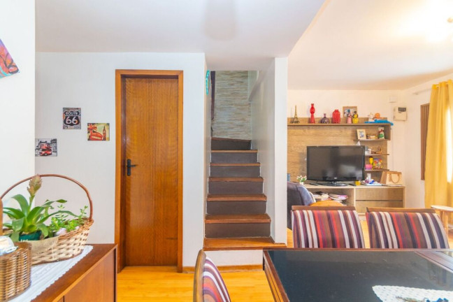 Imagem Casa com 3 Quartos à Venda, 174 m² em Nonoai - Porto Alegre Imagem Casa com 3 Quartos à Venda, 174 m² em Nonoai - Porto Alegre