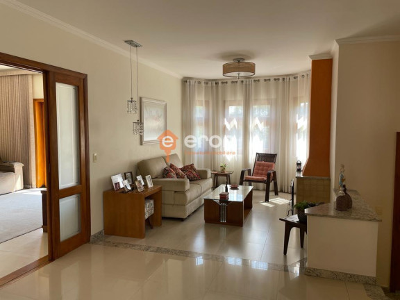 Imagem Casa com 3 Quartos à Venda, 439 m²
