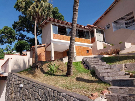 Imagem Casa com 2 Quartos à Venda, 582 m² em Jardim Suíça - Volta Redonda Imagem Casa com 2 Quartos à Venda, 582 m² em Jardim Suíça - Volta Redonda