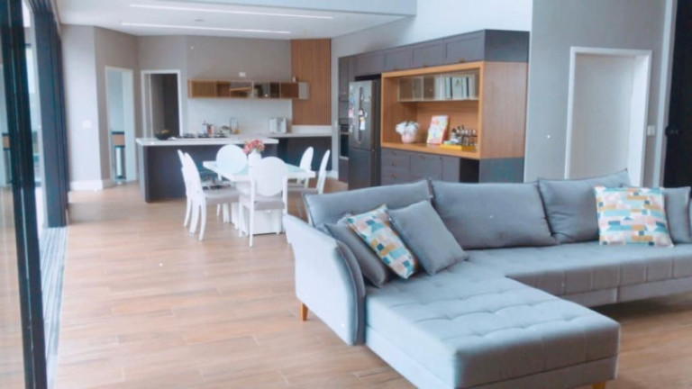 Imagem Casa com 4 Quartos à Venda, 374 m² em Urbanova - São José Dos Campos