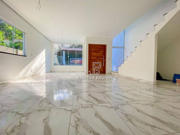 Imagem Casa com 4 Quartos à Venda, 216 m² em Granja Guarani - Teresópolis