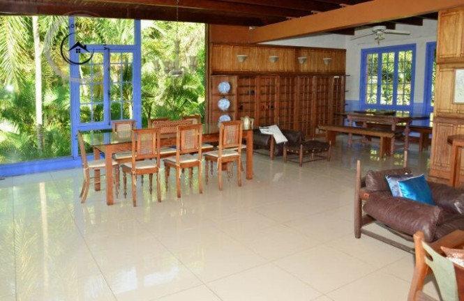 Imagem Casa com 4 Quartos à Venda, 360 m²