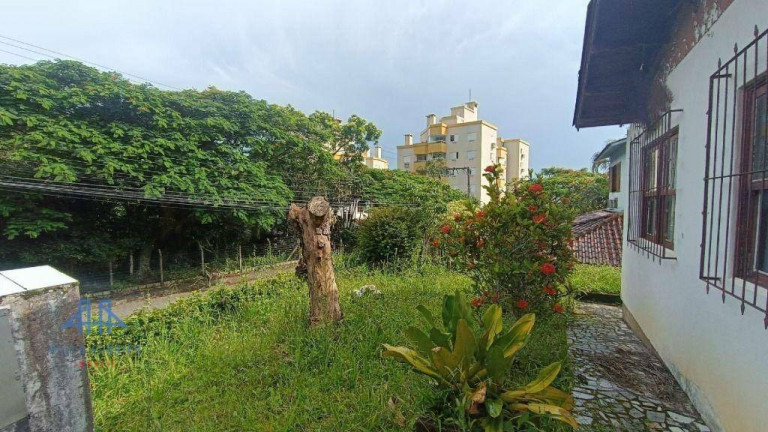 Terreno à Venda, 604 m² em Saco Grande - Florianópolis