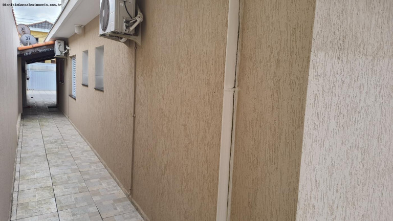 Imagem Casa com 2 Quartos à Venda, 139 m² em Centro - Peruíbe
