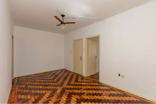 Imagem Imóvel com 3 Quartos à Venda, 75 m² em Centro Histórico - Porto Alegre Imagem Imóvel com 3 Quartos à Venda, 75 m² em Centro Histórico - Porto Alegre