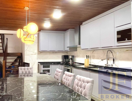 Imagem Casa com 5 Quartos para Temporada, 400 m² em Canasvieiras - Florianópolis Imagem Casa com 5 Quartos para Temporada, 400 m² em Canasvieiras - Florianópolis