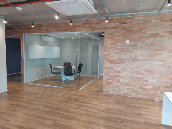Sala Comercial à Venda, 230 m² em Tamboré - Barueri