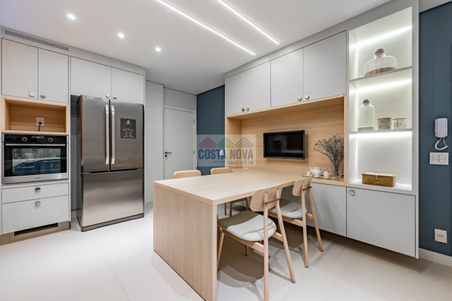 Imagem Apartamento com 4 Quartos à Venda, 234 m²