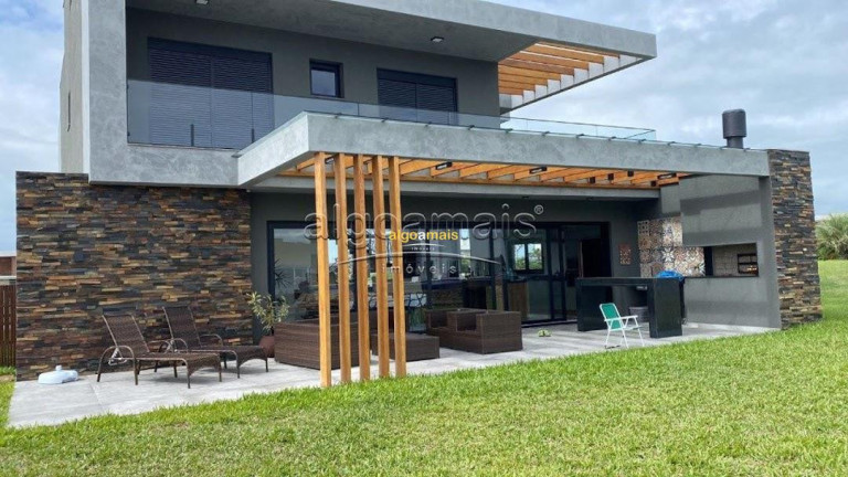 Imagem Casa com 4 Quartos à Venda, 350 m² em Condomínio Costa Serena - Capão Da Canoa Imagem Casa com 4 Quartos à Venda, 350 m² em Condomínio Costa Serena - Capão Da Canoa