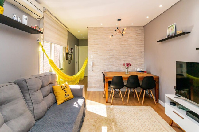 Imagem Apartamento com 3 Quartos à Venda, 65 m² em São João - Porto Alegre Imagem Apartamento com 3 Quartos à Venda, 65 m² em São João - Porto Alegre