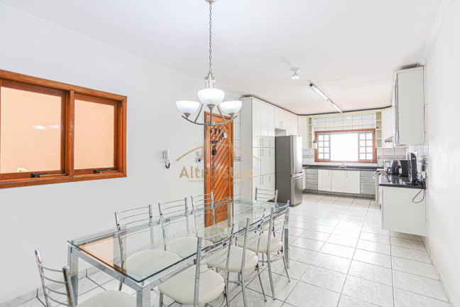 Casa com 3 Quartos à Venda, 243 m² em Umuarama - Osasco