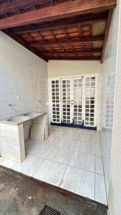 Imagem Casa com 3 Quartos à Venda, 200 m² Imagem Casa com 3 Quartos à Venda, 200 m²