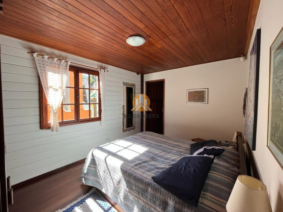 Imagem Casa com 3 Quartos à Venda, 189 m² em Santa Felicidade - Curitiba Imagem Casa com 3 Quartos à Venda, 189 m² em Santa Felicidade - Curitiba
