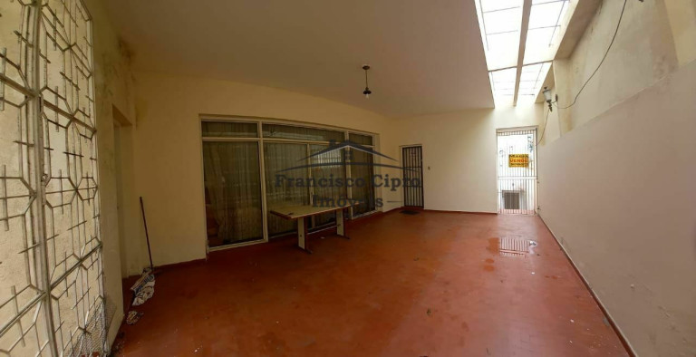 Imagem Sobrado à Venda, 404 m² em Centro - Guaratinguetá Imagem Sobrado à Venda, 404 m² em Centro - Guaratinguetá