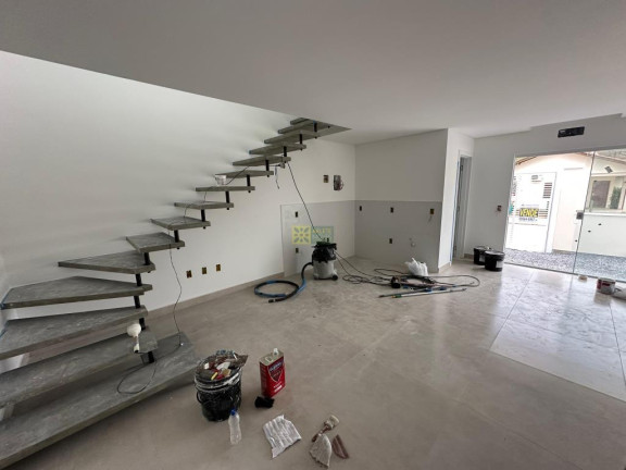 Imagem Sobrado com 2 Quartos à Venda, 80 m² em Zimbros - Bombinhas Imagem Sobrado com 2 Quartos à Venda, 80 m² em Zimbros - Bombinhas