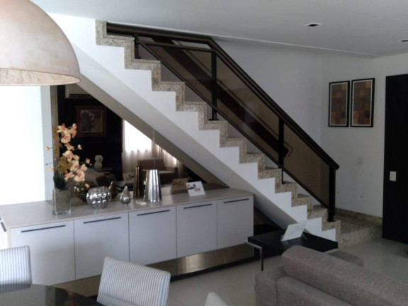 Imagem Casa com 4 Quartos à Venda, em Edson Queiroz - Fortaleza Imagem Casa com 4 Quartos à Venda, em Edson Queiroz - Fortaleza
